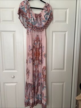VENUS Pink Paisley Off-Shoulder Maxi Dress with Multicolor Accents
